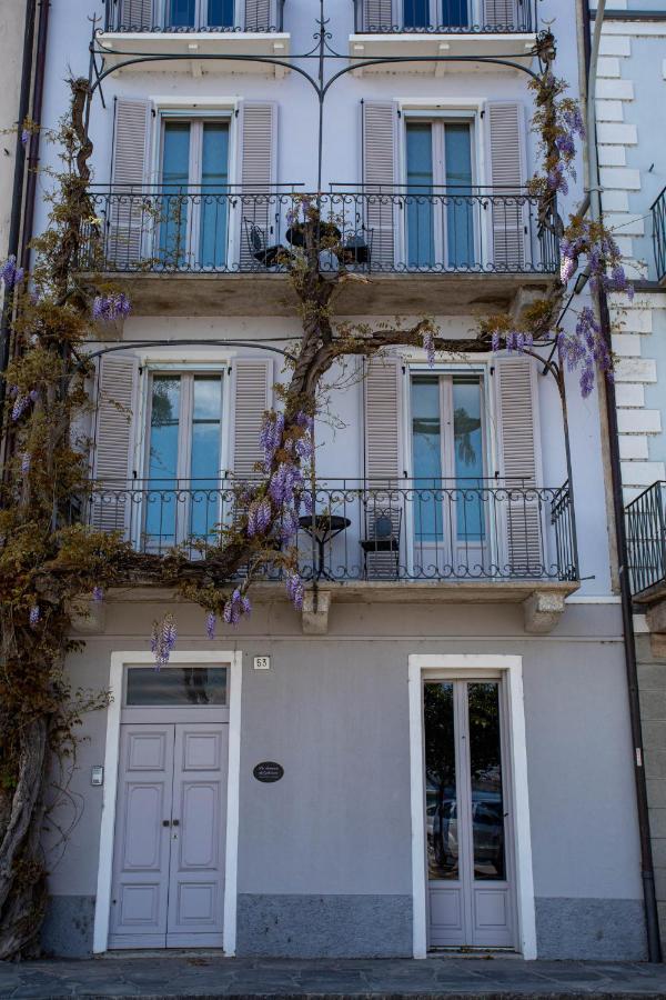 La Dimora Del Glicine 2 Apartment Belgirate Bagian luar foto
